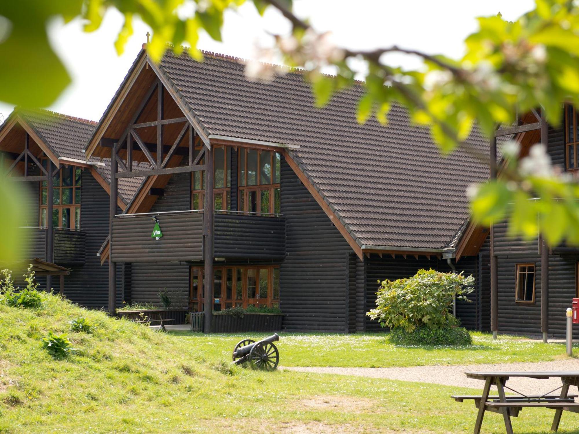 YHA London Lee Valley Cheshunt Extérieur photo