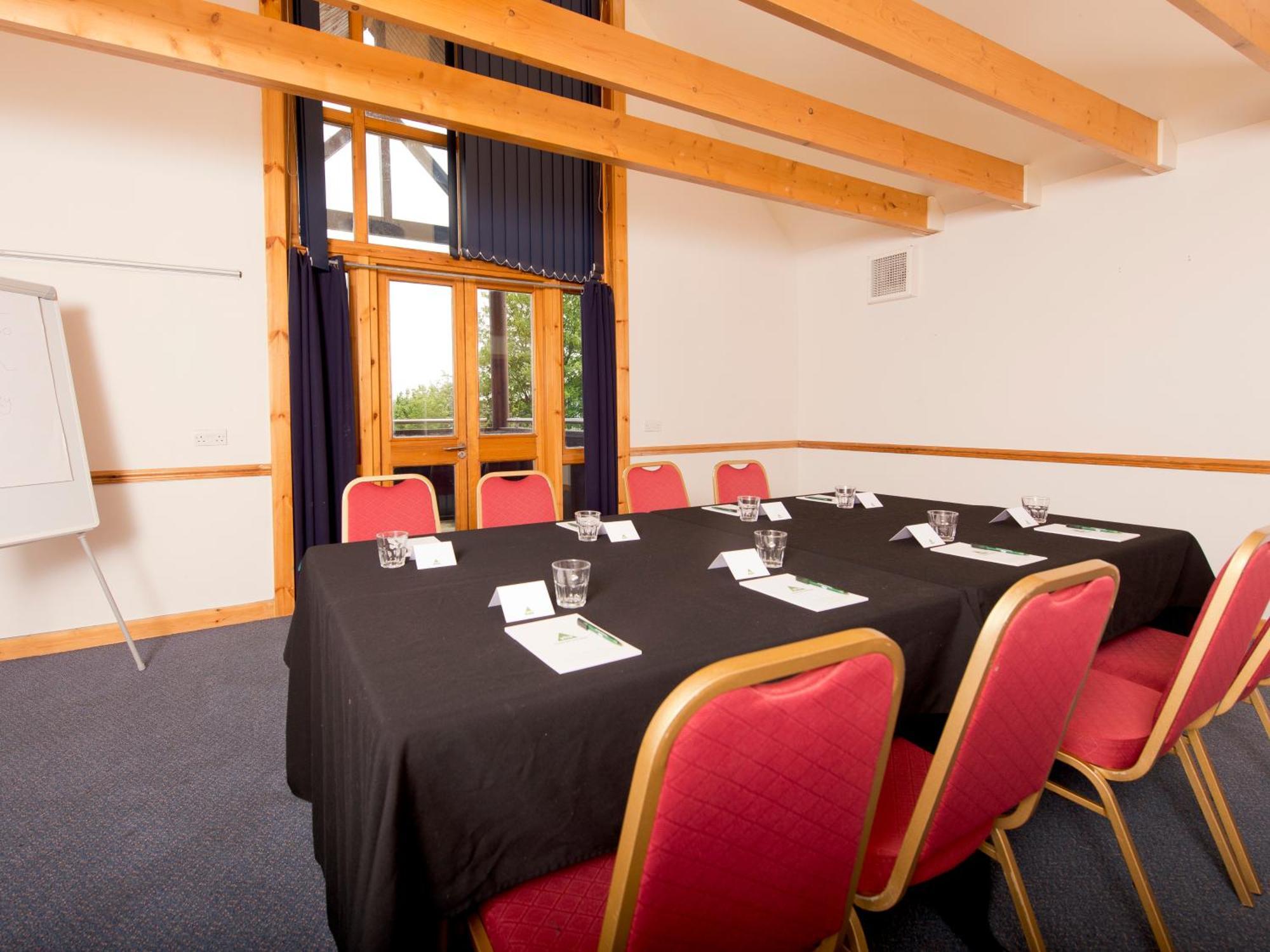 YHA London Lee Valley Cheshunt Extérieur photo