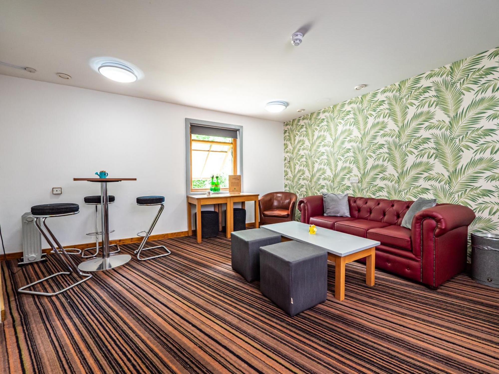 YHA London Lee Valley Cheshunt Extérieur photo