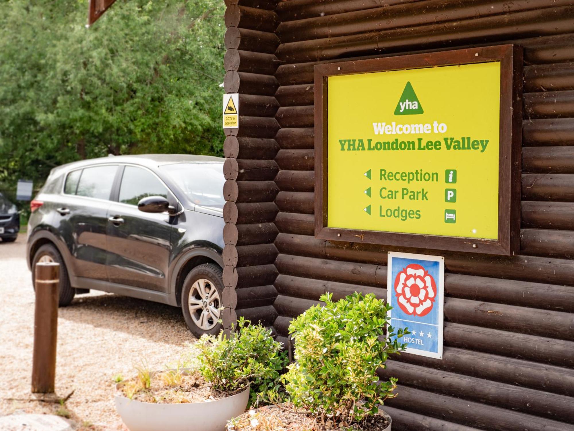 YHA London Lee Valley Cheshunt Extérieur photo